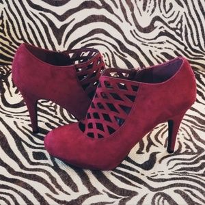 *NEW* Maroon Heels